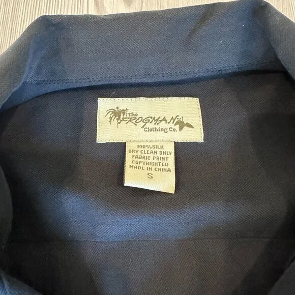 The Frogman Clothing Co Silk Shirt S Black Red Frog Hibiscus Hawaiian Aloha - Picture 3 of 4